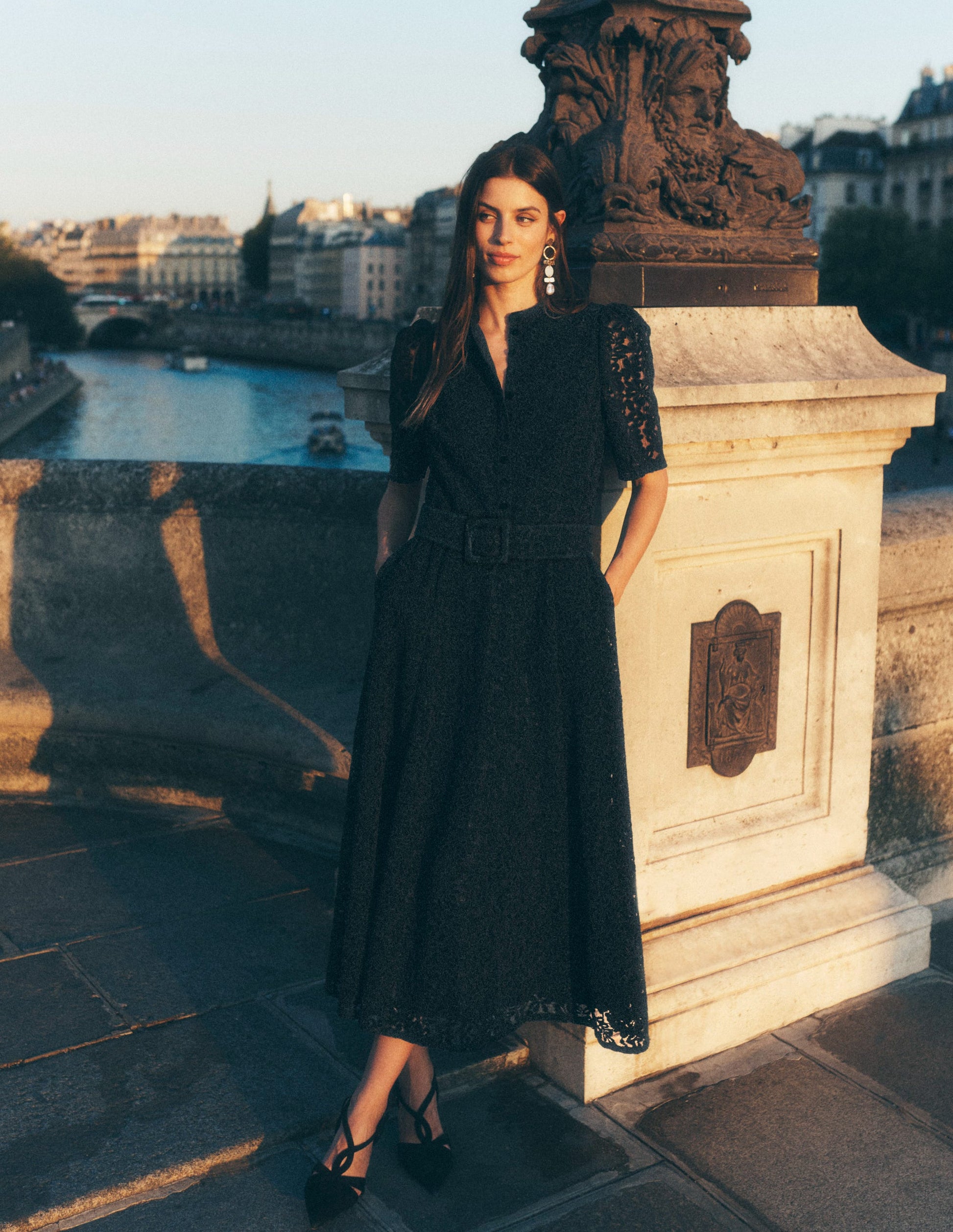 Kate Kleid mit Spitze und Puffärmeln-Schwarz-7