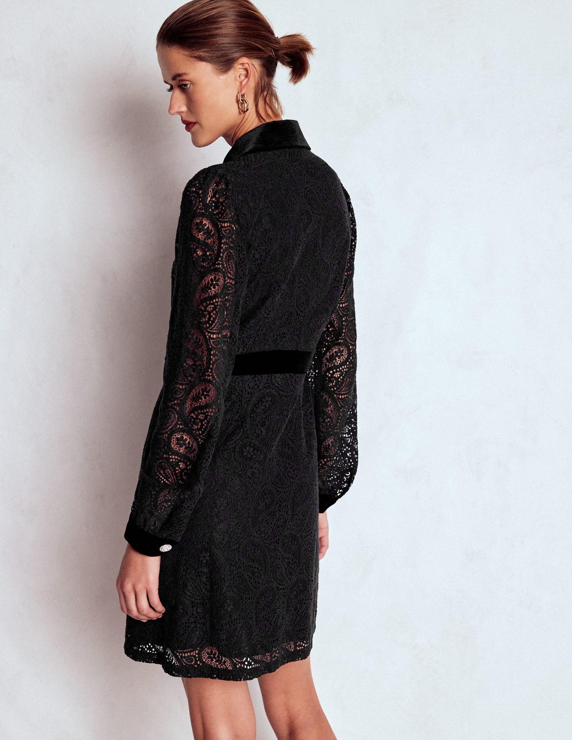 Spitzenkleid mit Knöpfen und Kragen-Schwarz - Image 3