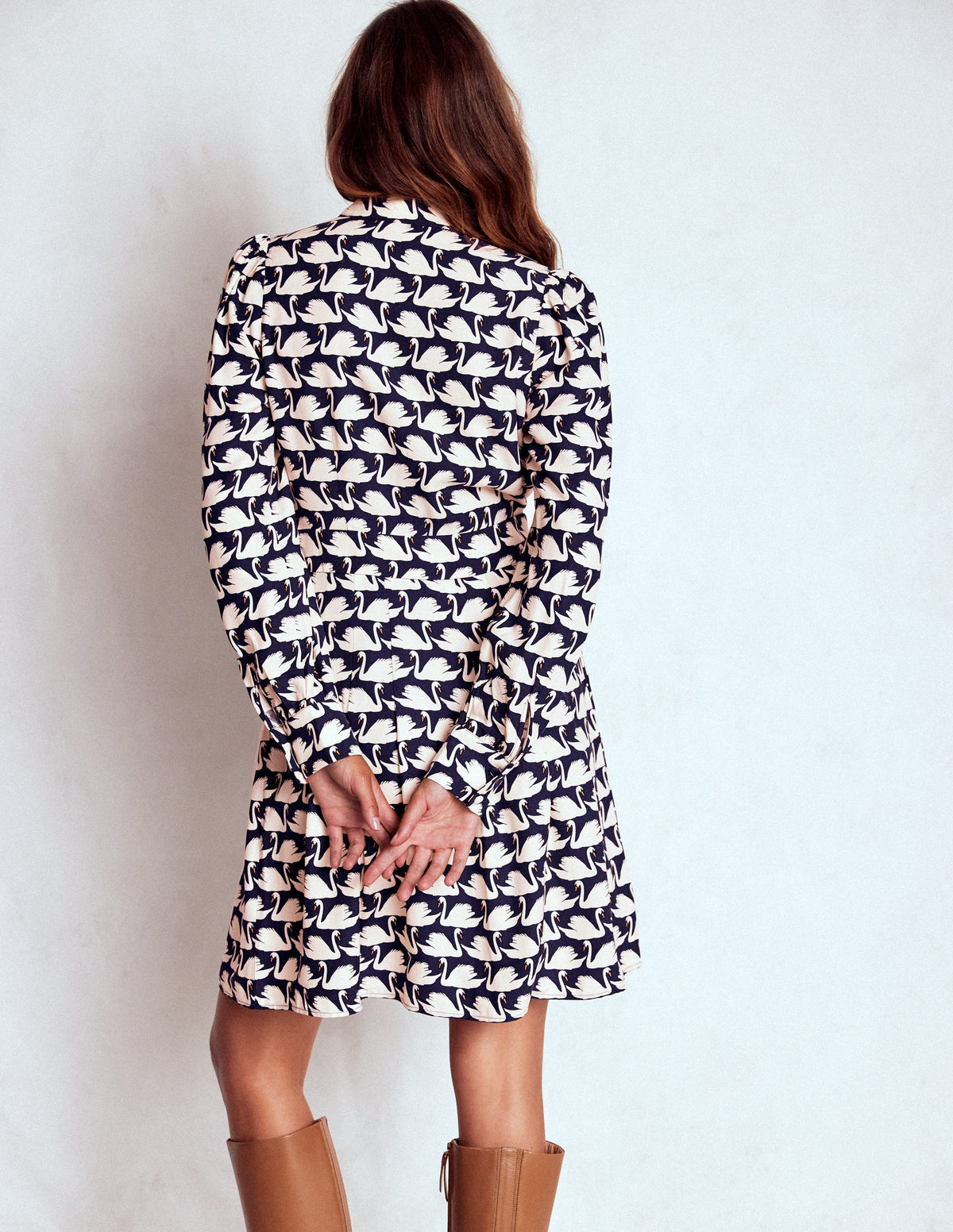 Kurzes Kleid mit Bindeschleife am Ausschnitt-Französisches Marineblau, Geo Schwan - Image 3
