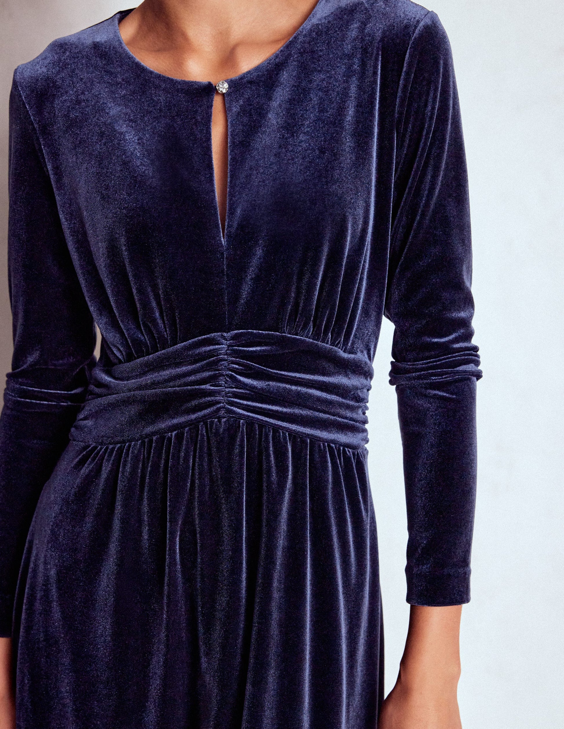Tilda Midikleid aus Samt-Marineblau-2