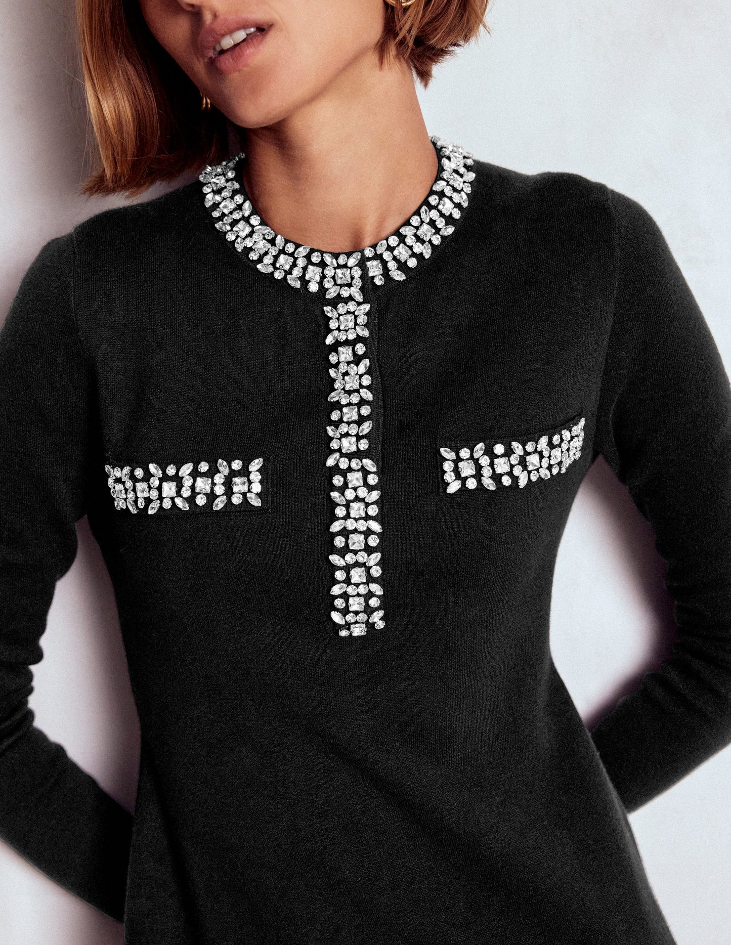 Verziertes Strickkleid-Schwarz