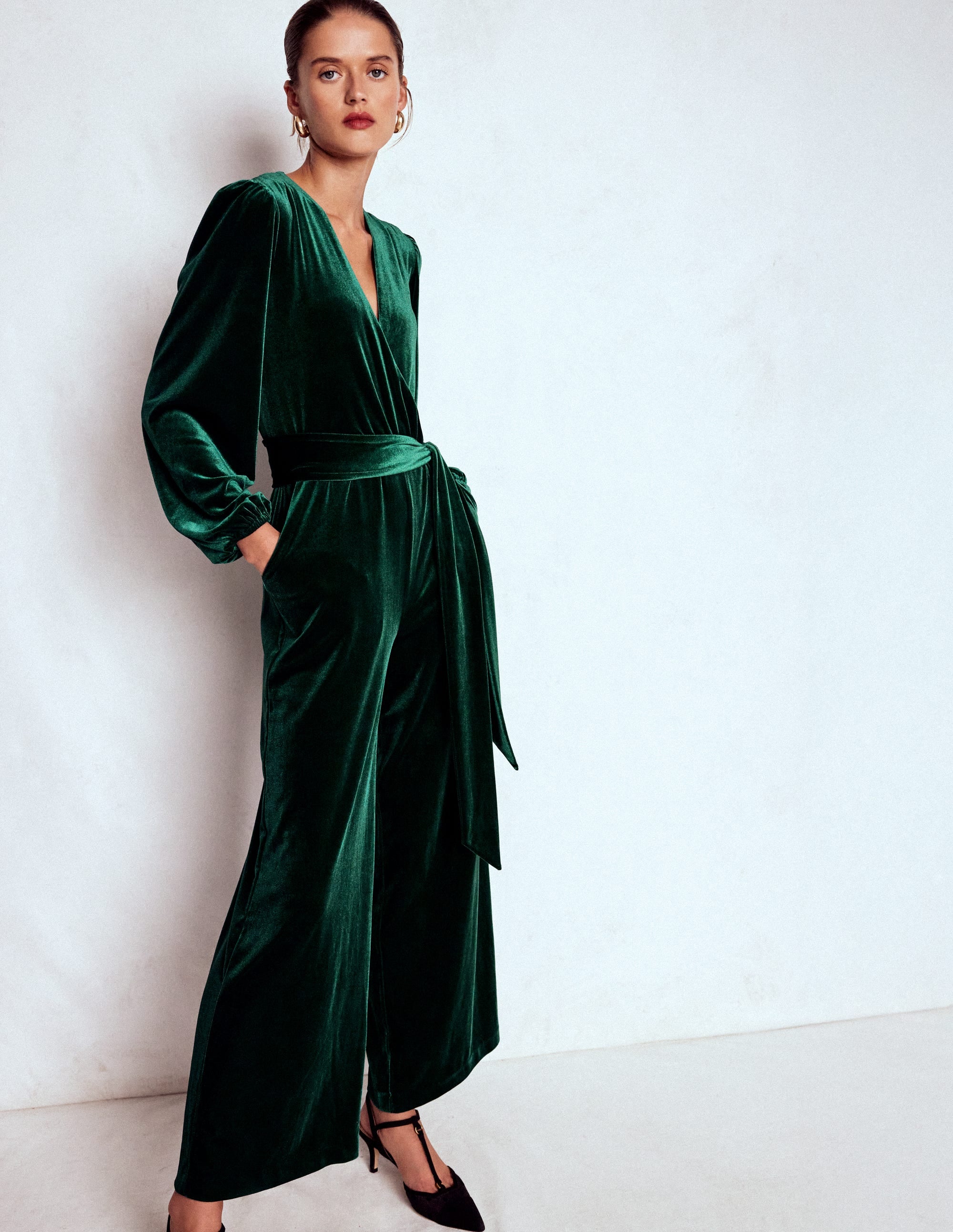 Jumpsuit aus Jerseysamt in Wickeloptik-Dunkles Smaragdgrün - Image 1