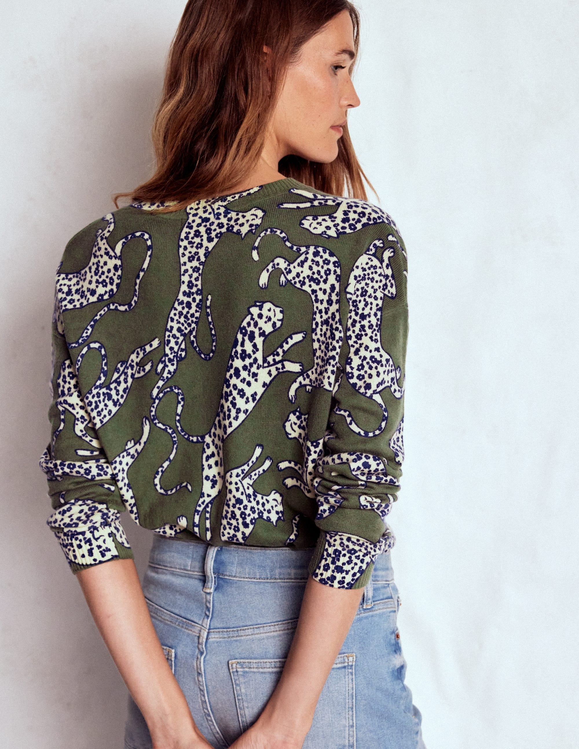 Lydia Kaschmirpullover-Waldgrün, Leopard - Image 3