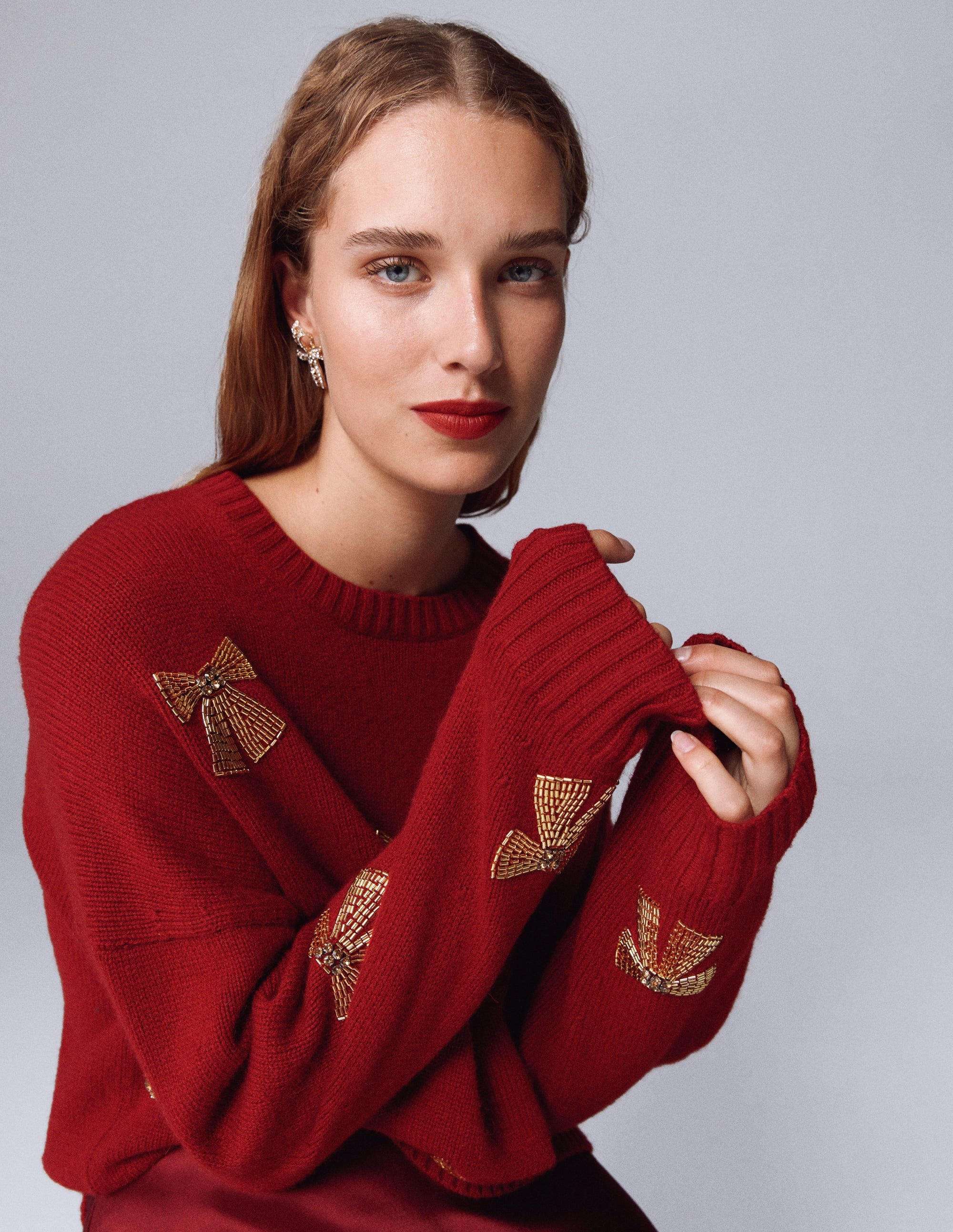 Natalie Pullover mit Stickerei-Rot, Verzierte Schleifen - Image 1