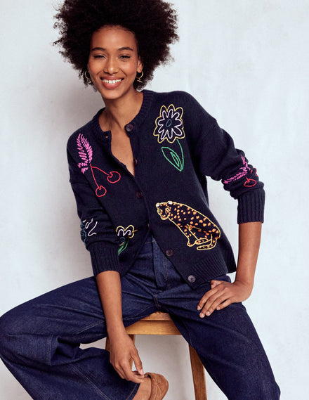 Natalie Strickjacke mit Stickerei-Navy, Stickerei