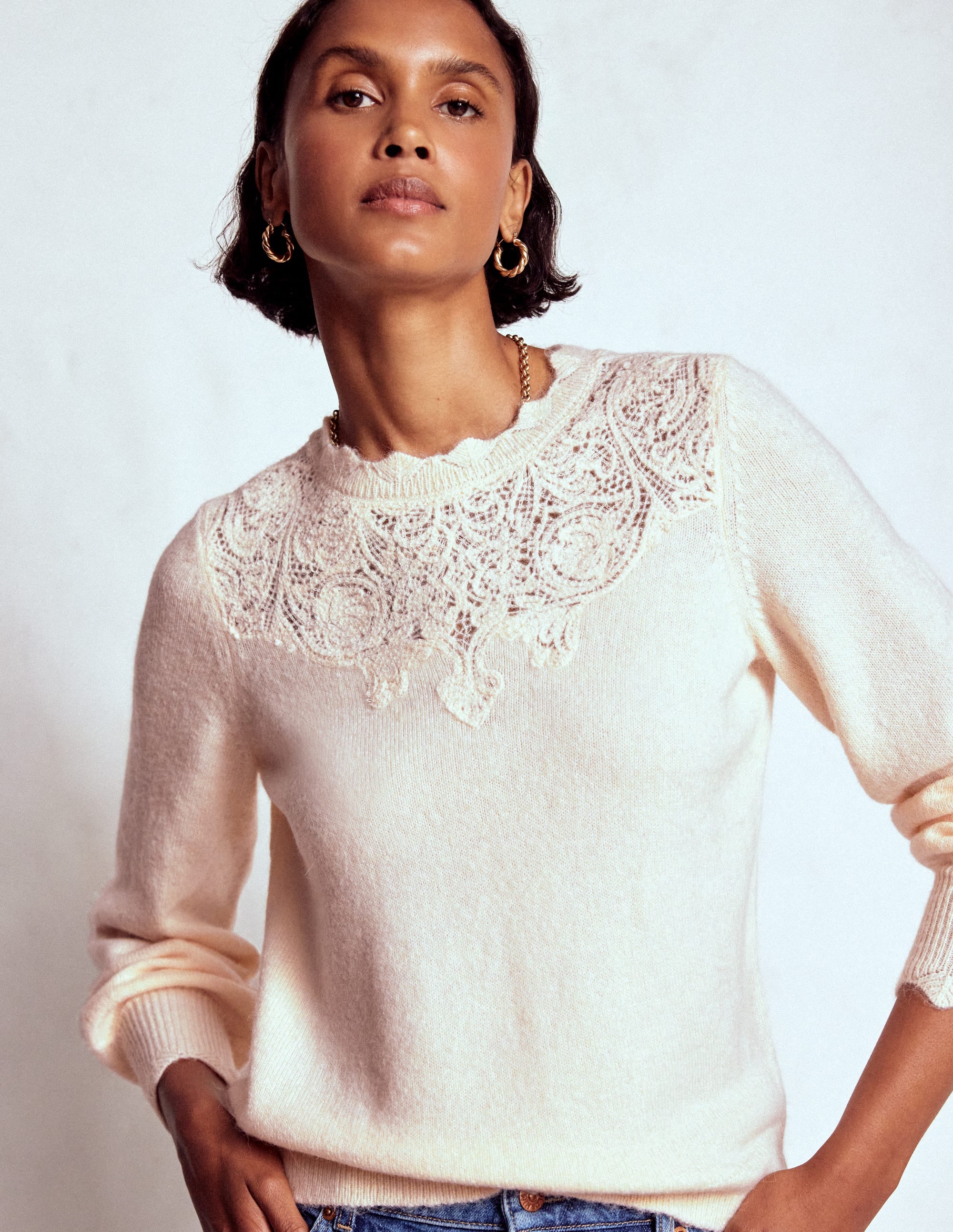 Pull duveteux brodé-Lait d'amande - Image 1