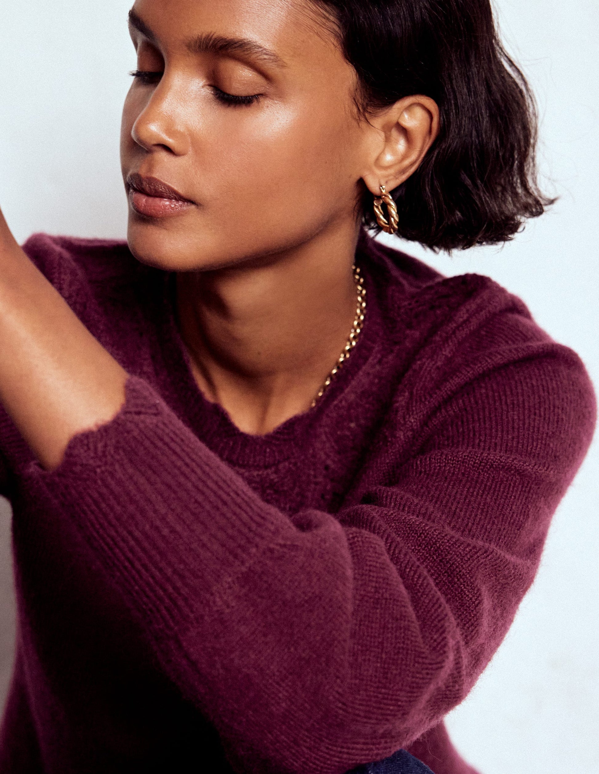 Flauschiger Pullover mit Stickerei-Dunkelviolett-2