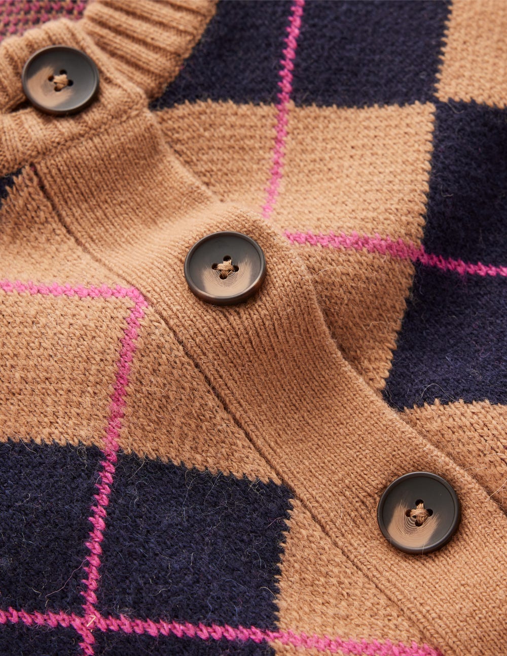 Cardigan Abi en jacquard-Motif argyle camel, bleu marine