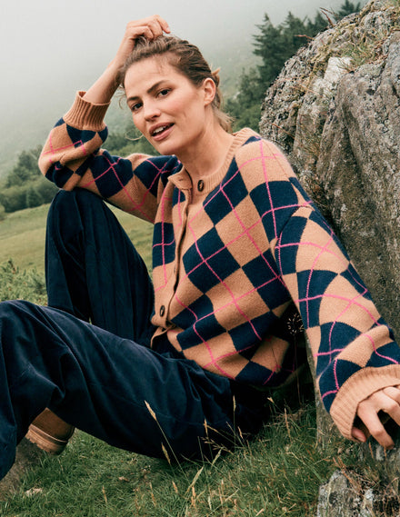 Abi Jacquard Cardigan-Camel, Navy Argyle