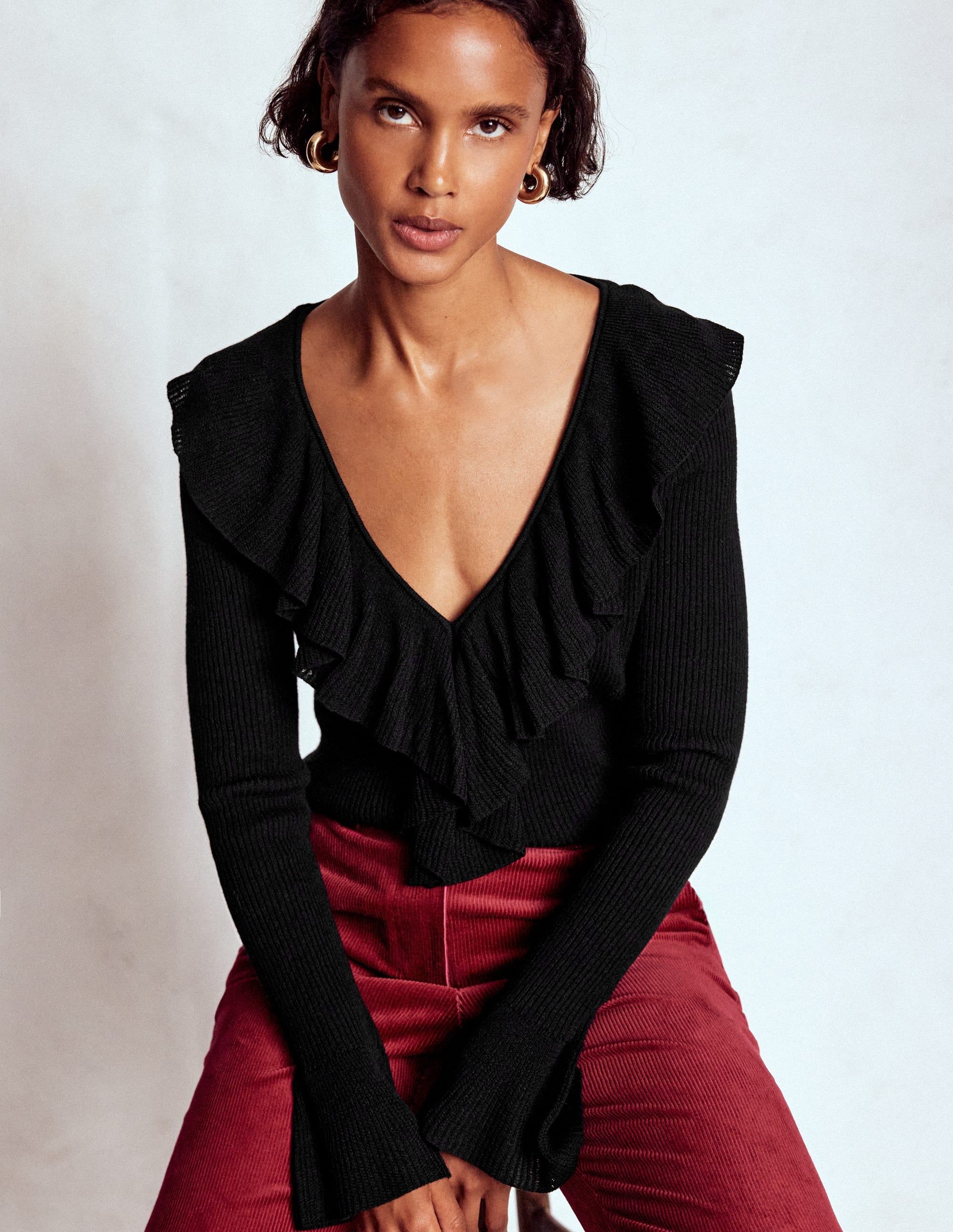 Gerüschter Henley-Pullover aus Rippstrick-Schwarz - Image 4