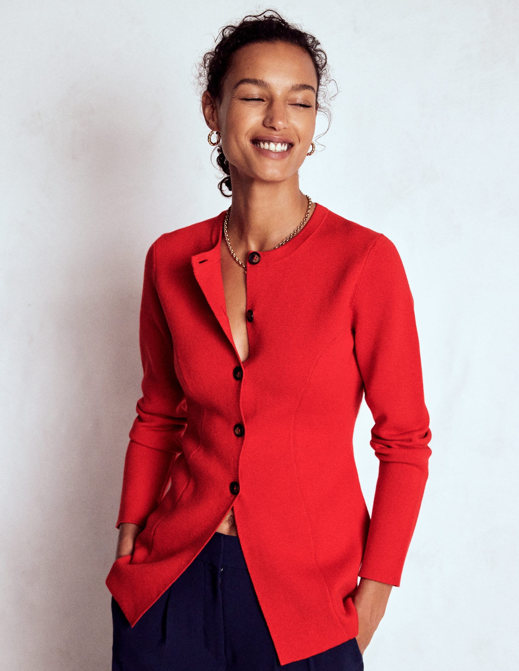 Joanna Taillierte Strickjacke-Mohnblumenrot - Image 4