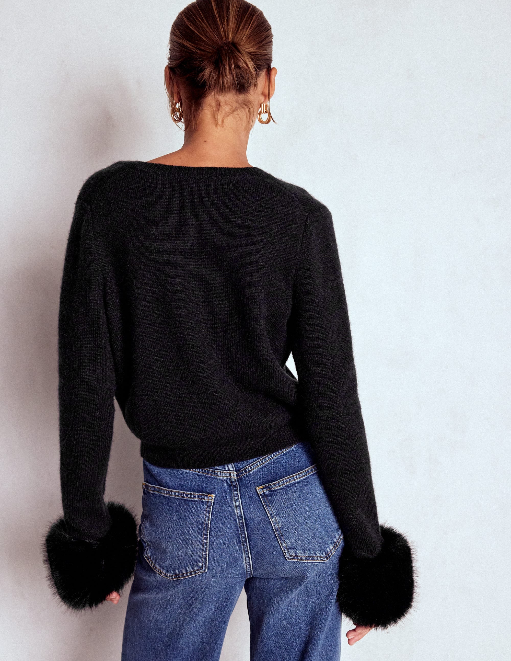 Strickjacke mit Fellbesatz-Schwarz - Image 3