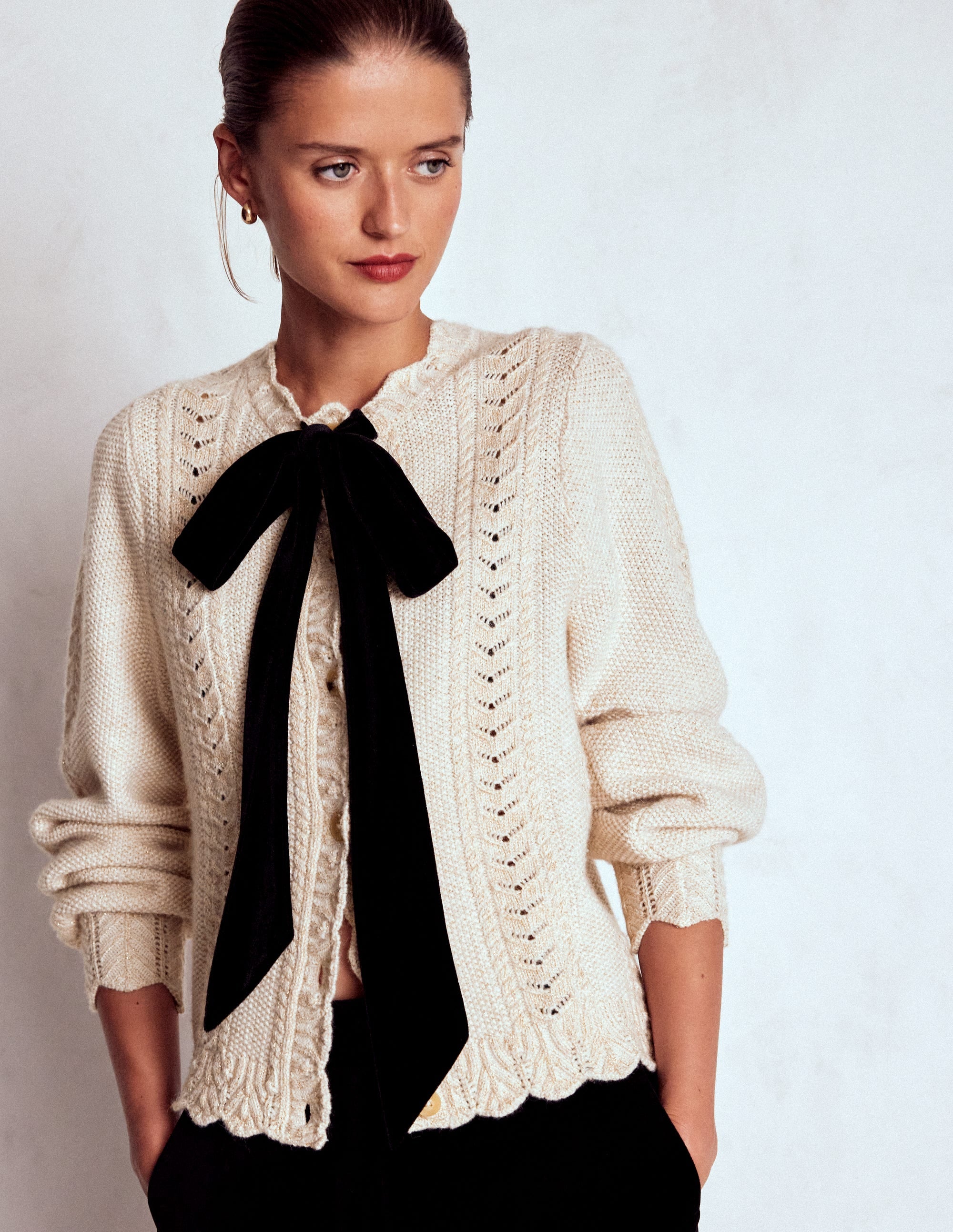 Samt-Strickjacke mit Zopfmuster und Schleife-Gold Glitzer - Image 1