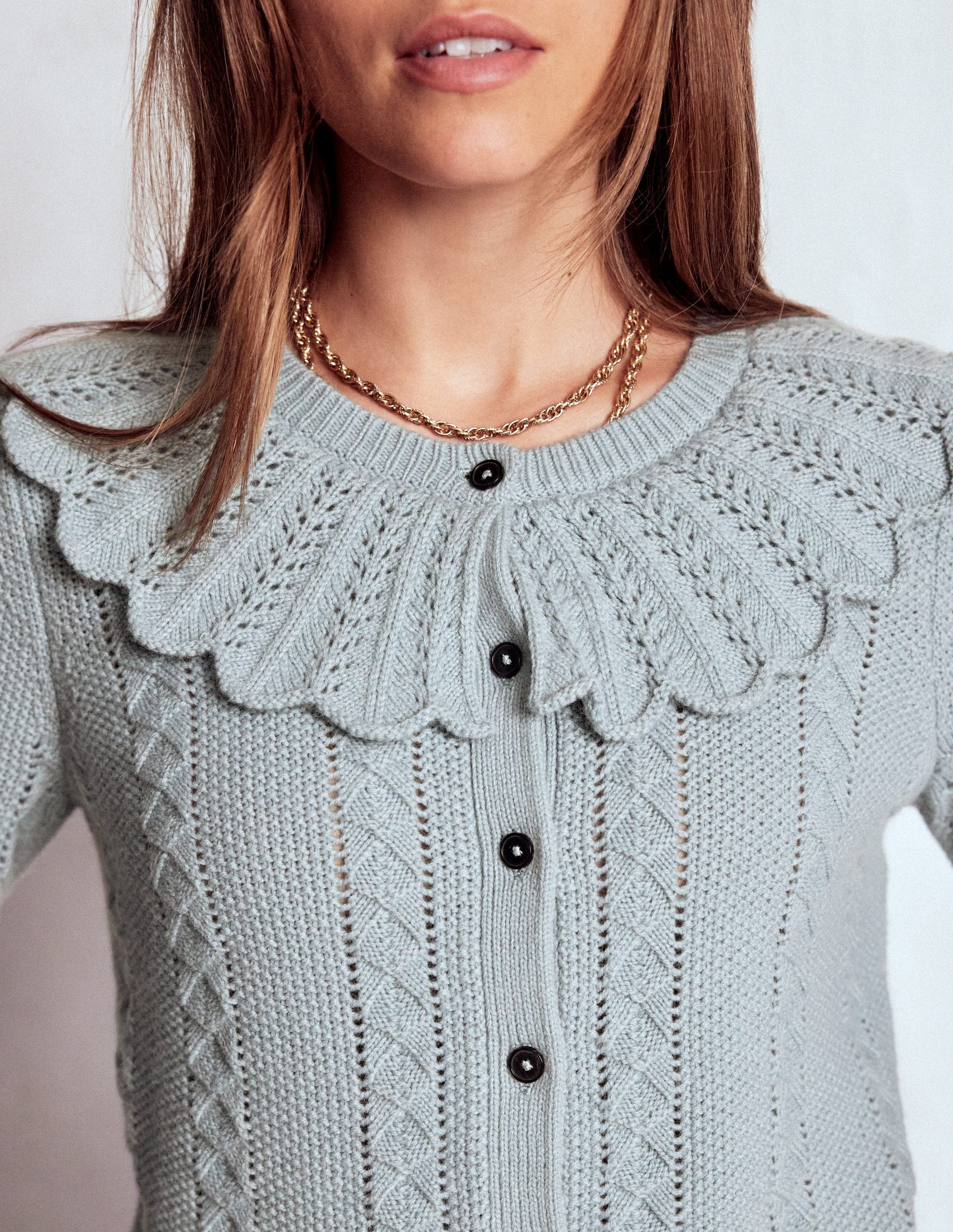Strickjacke mit Muschelsaum am Kragen-Meeresnebel Blau Meliert-5