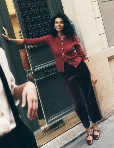 Strickjacke mit Schmuckknöpfen-Rubinrot
