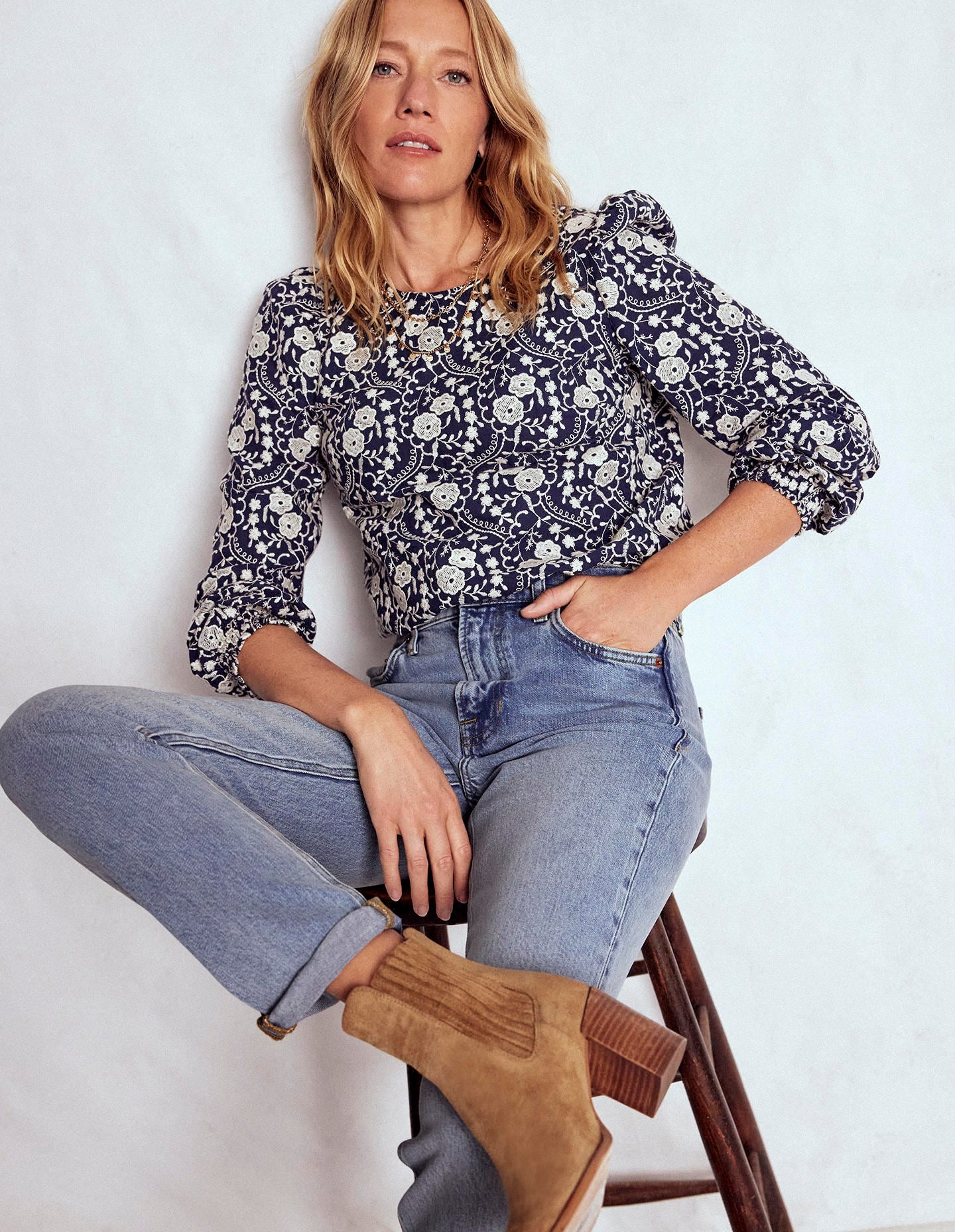 Girlfriend-Jeans-Ausgeblichene Optik - Image 1