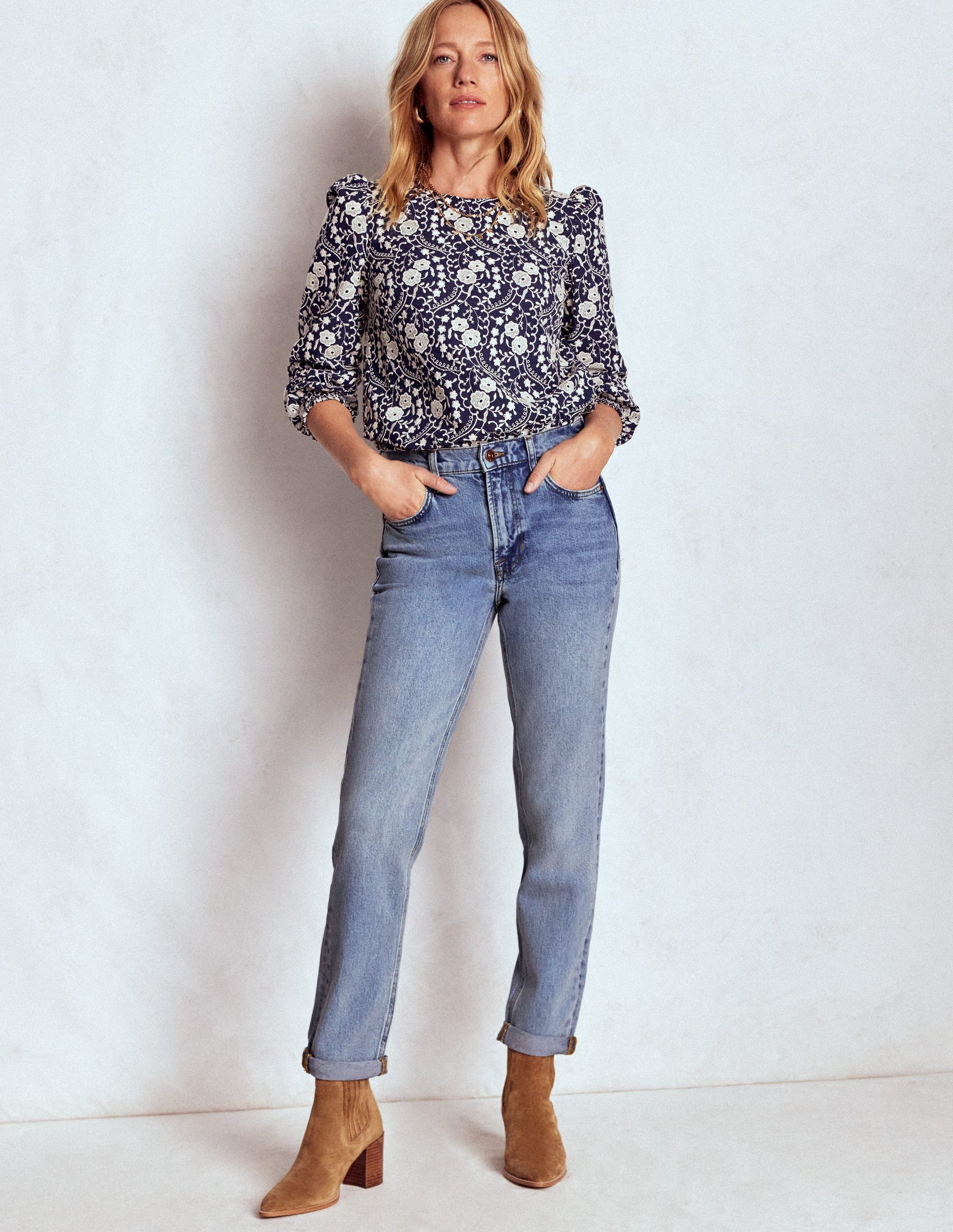 Girlfriend Jeans-Light Vintage-5