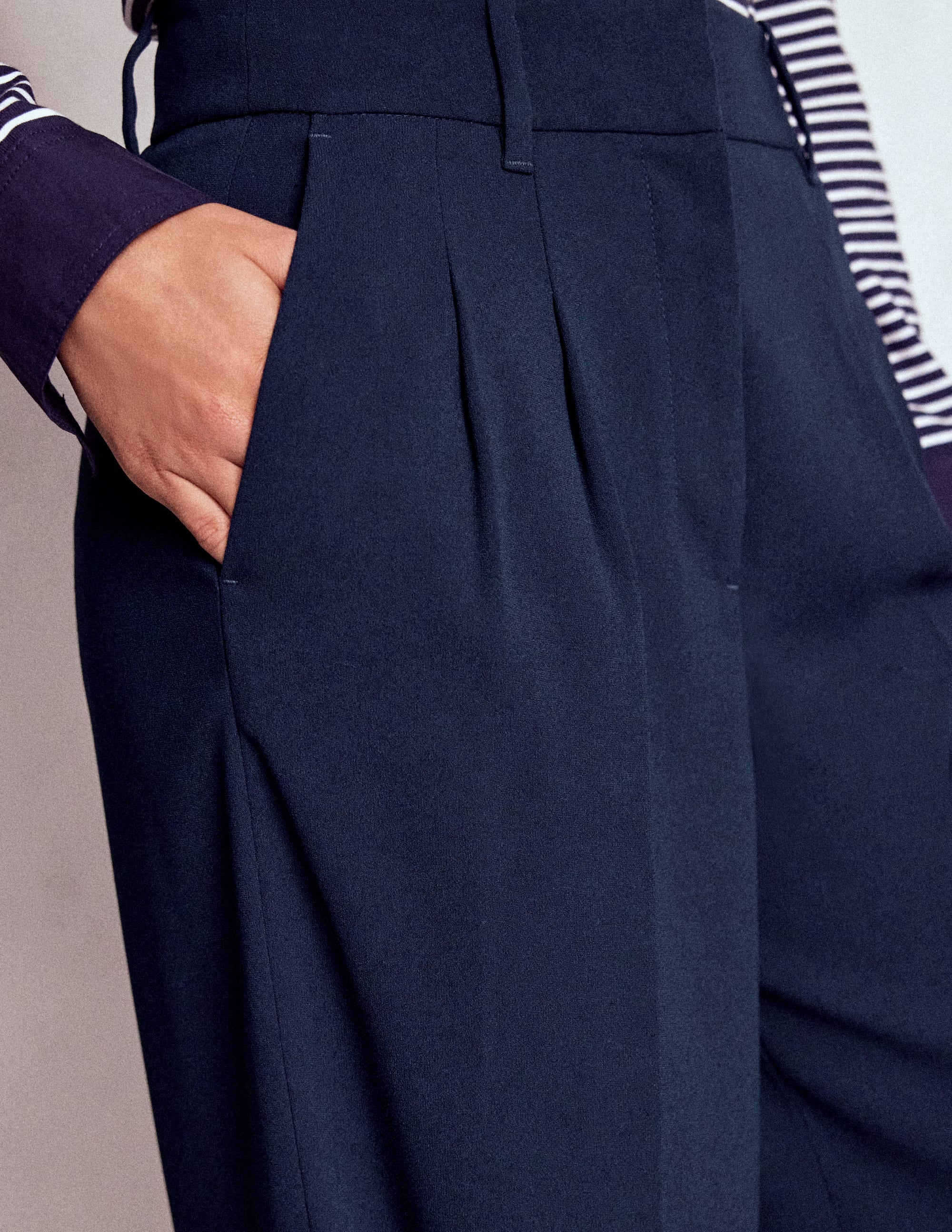 Kensington Taillierte Hose-Marineblau - Image 2