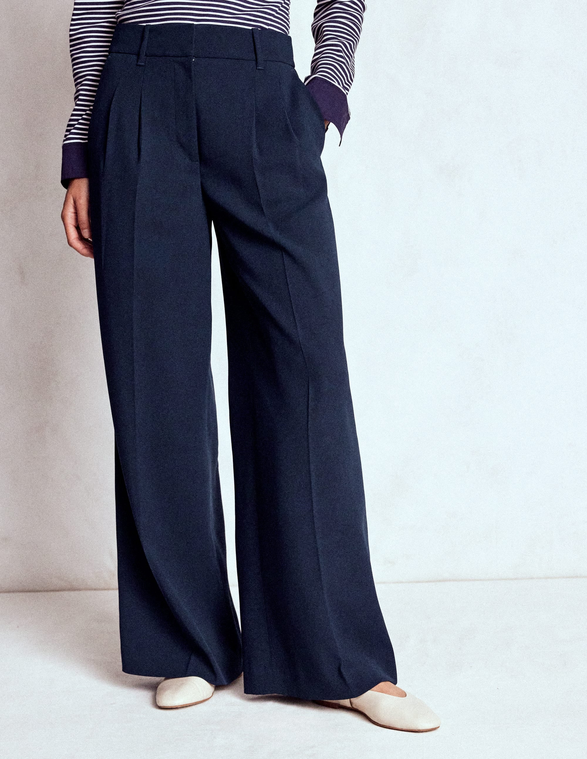 Kensington Taillierte Hose-Marineblau - Image 4
