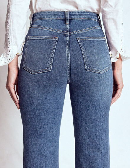 Taillierte Jeans mit hohem Bund und leichtem Schlag-Medium Vintage