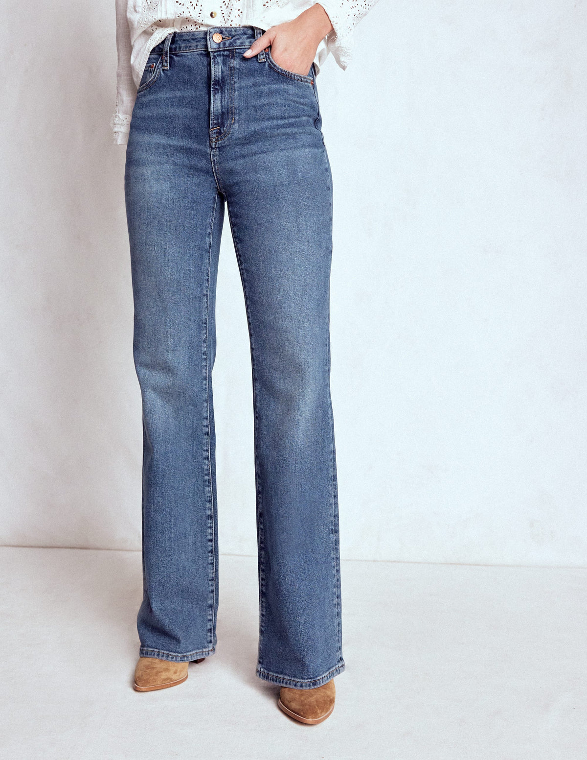 Taillierte Jeans mit hohem Bund und leichtem Schlag-Medium Vintage - Image 4