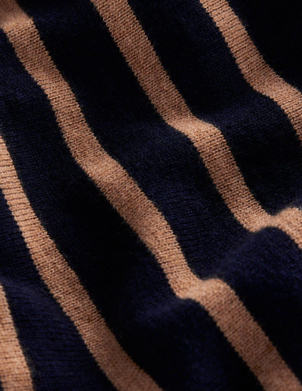 Liz Gestrickter Midirock-Marineblau und Camel Streifen - Image 7