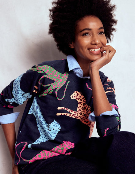 Rosa Bedrucktes Sweatshirt-Marineblau, Springender Leopard