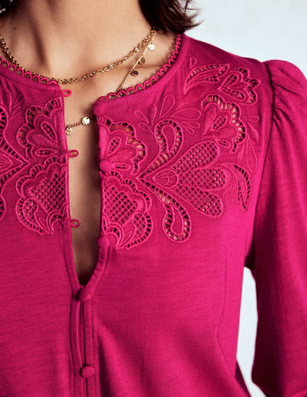 Jerseyoberteil mit Cutwork-Detail-Kräftiges Rosa