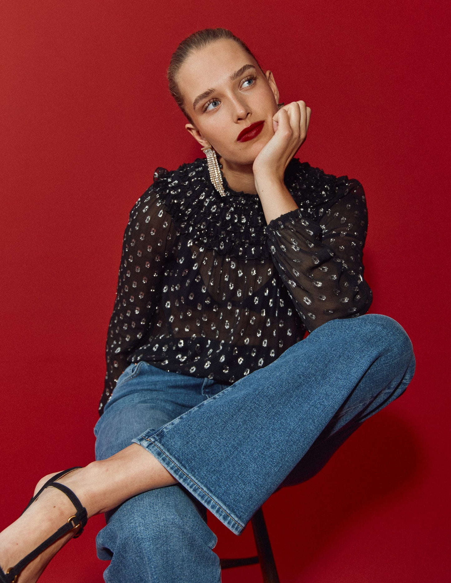 Metallic Ruffle Collar Top-Black, Lurex Clip