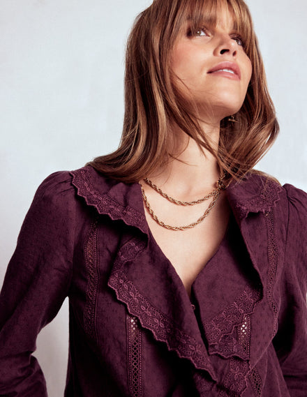 Bluse mit Rüschen und Stickerei-Dunkle Kirsche