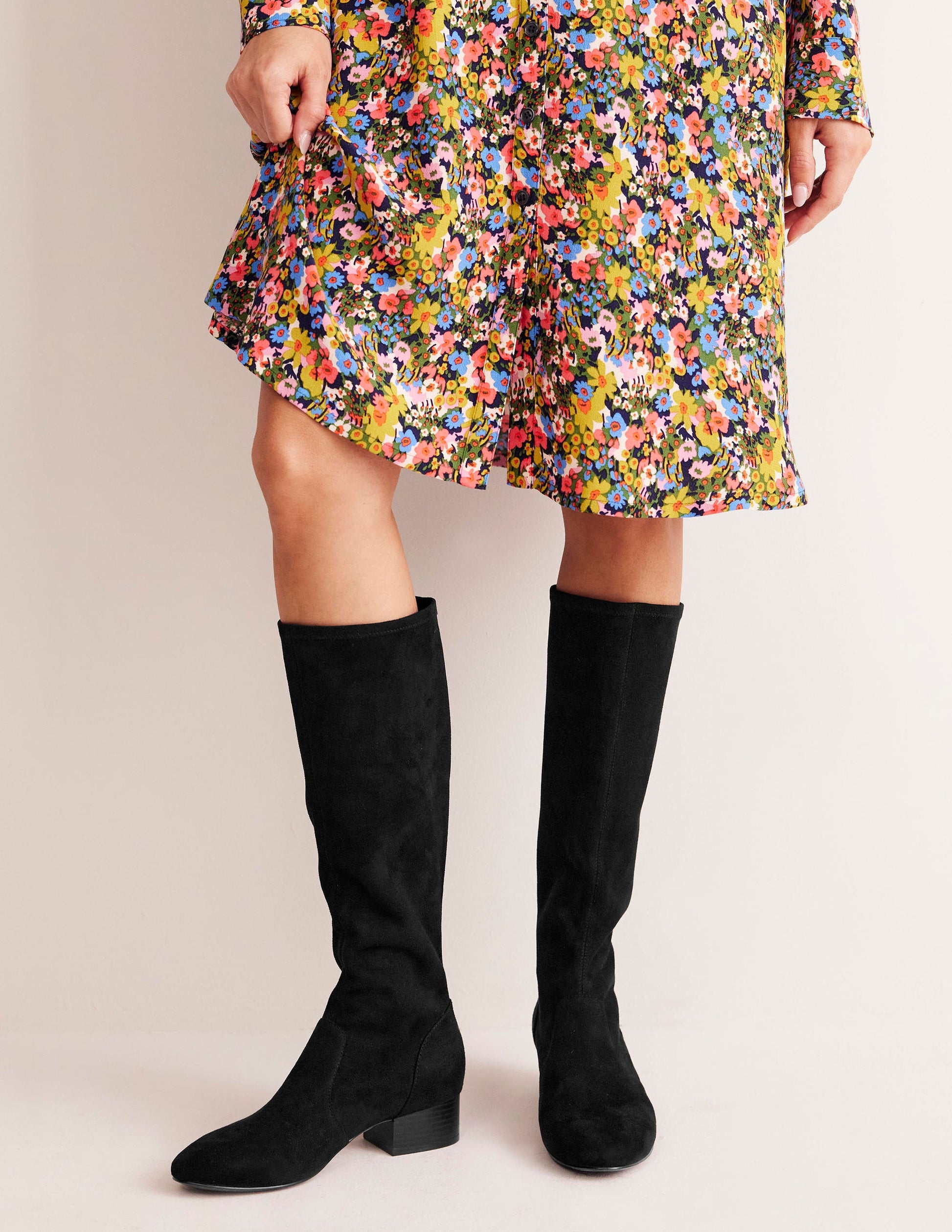 Kniehohe Stretchstiefel mit flacher Sohle-Schwarz-1