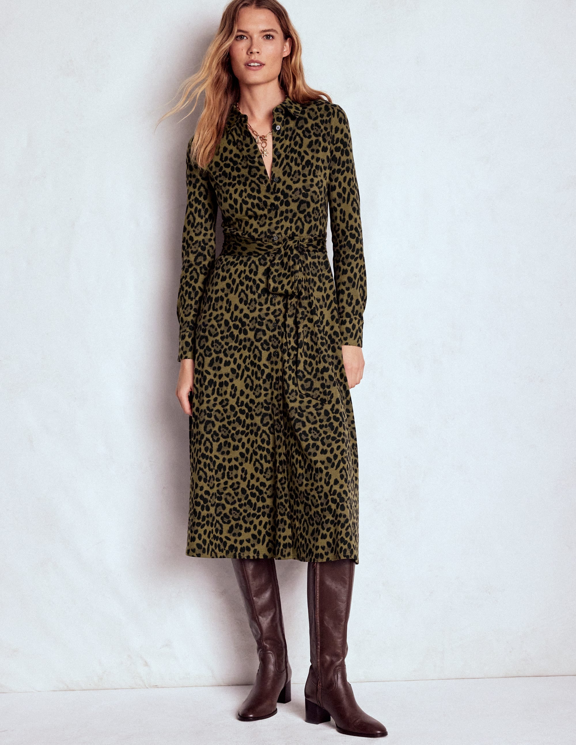 Robe-chemise Marcia en jersey-Olive militaire, animaux brossés - Image 6