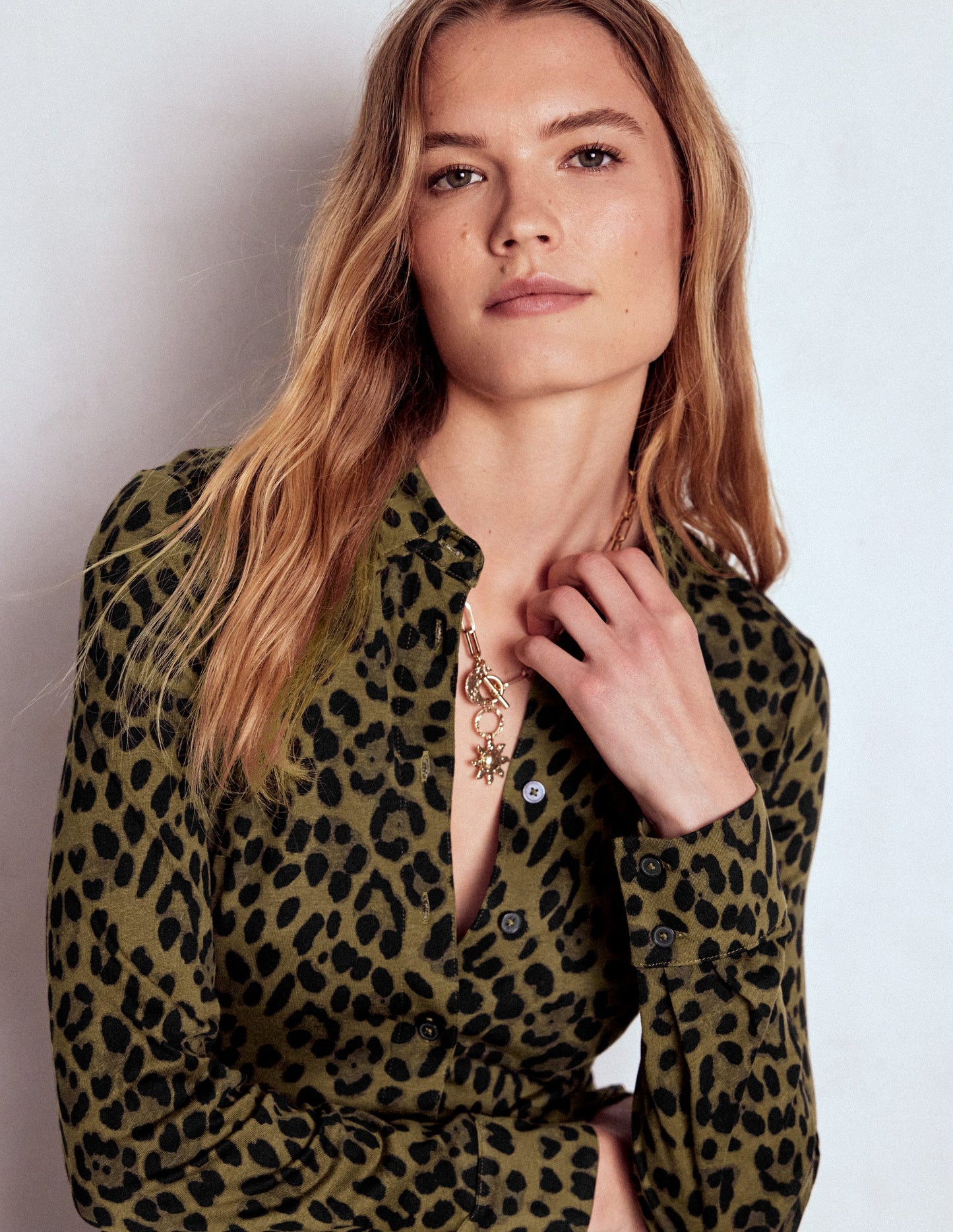 Marcia Jersey-Hemdblusenkleid-Militär-Olivgrün, Gebürstetes Tierfellmuster