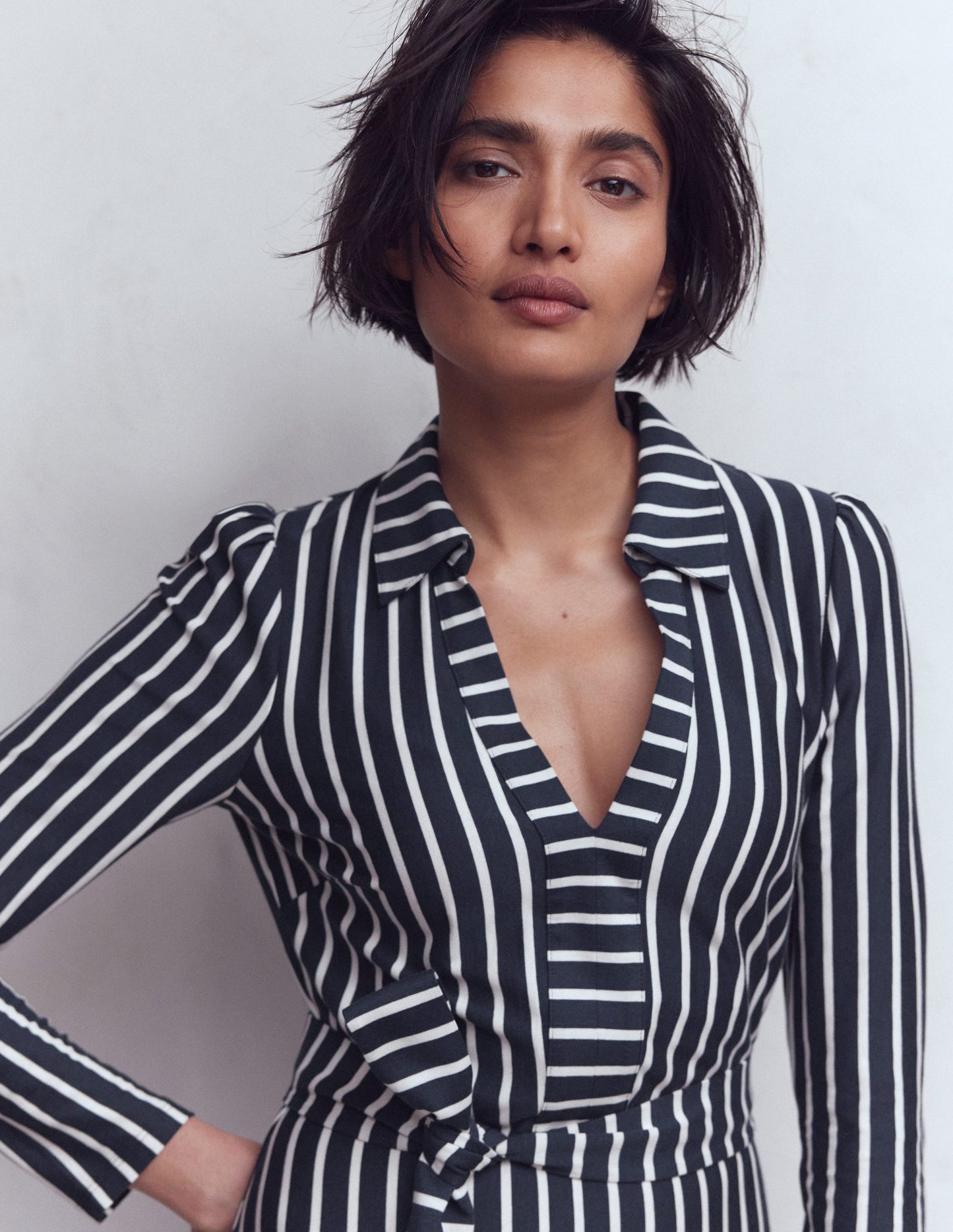 Imogen Jerseykleid mit Kragen-Französisches Marineblau und Naturweiß