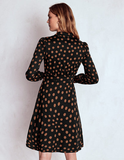 Orla Kurzes Jersey-Hemdblusenkleid-Rotbraun, Gemalte Tupfen-3