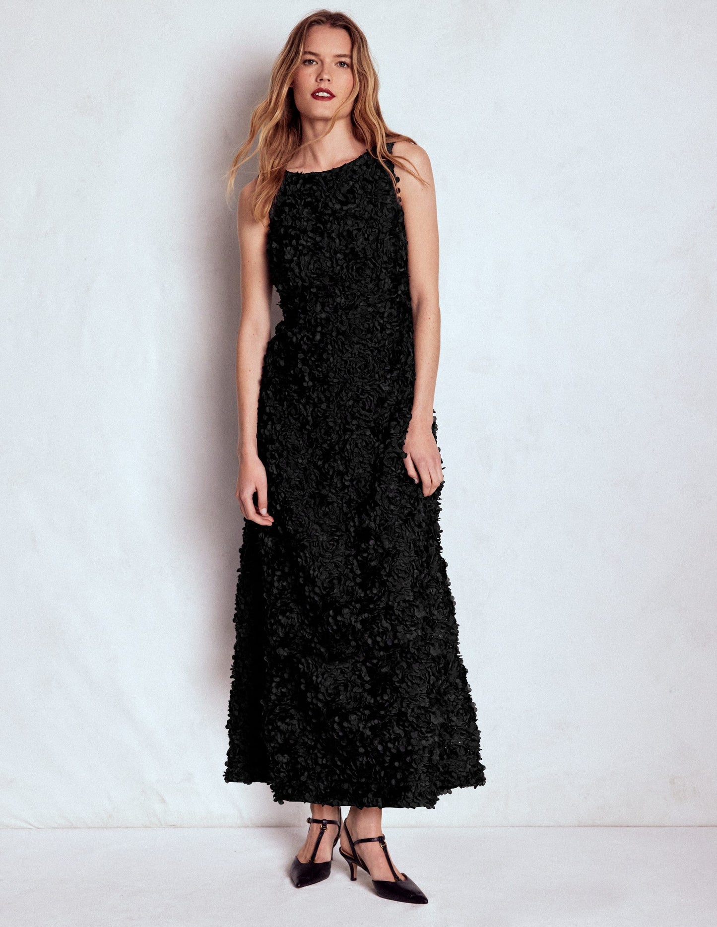 Ausgestelltes Kleid mit U-Ausschnitt am Rücken-Schwarz