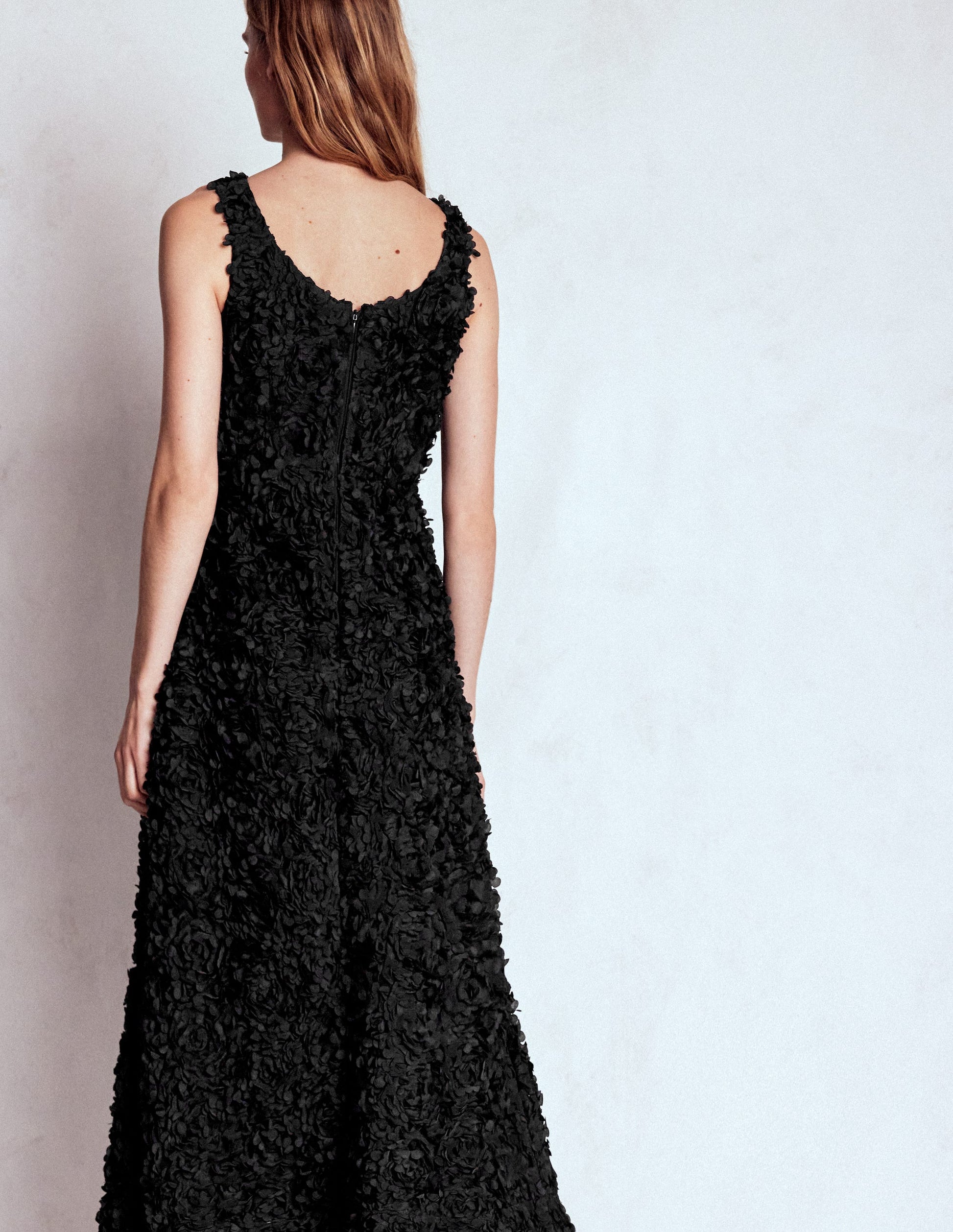 Ausgestelltes Kleid mit U-Ausschnitt am Rücken-Schwarz-5