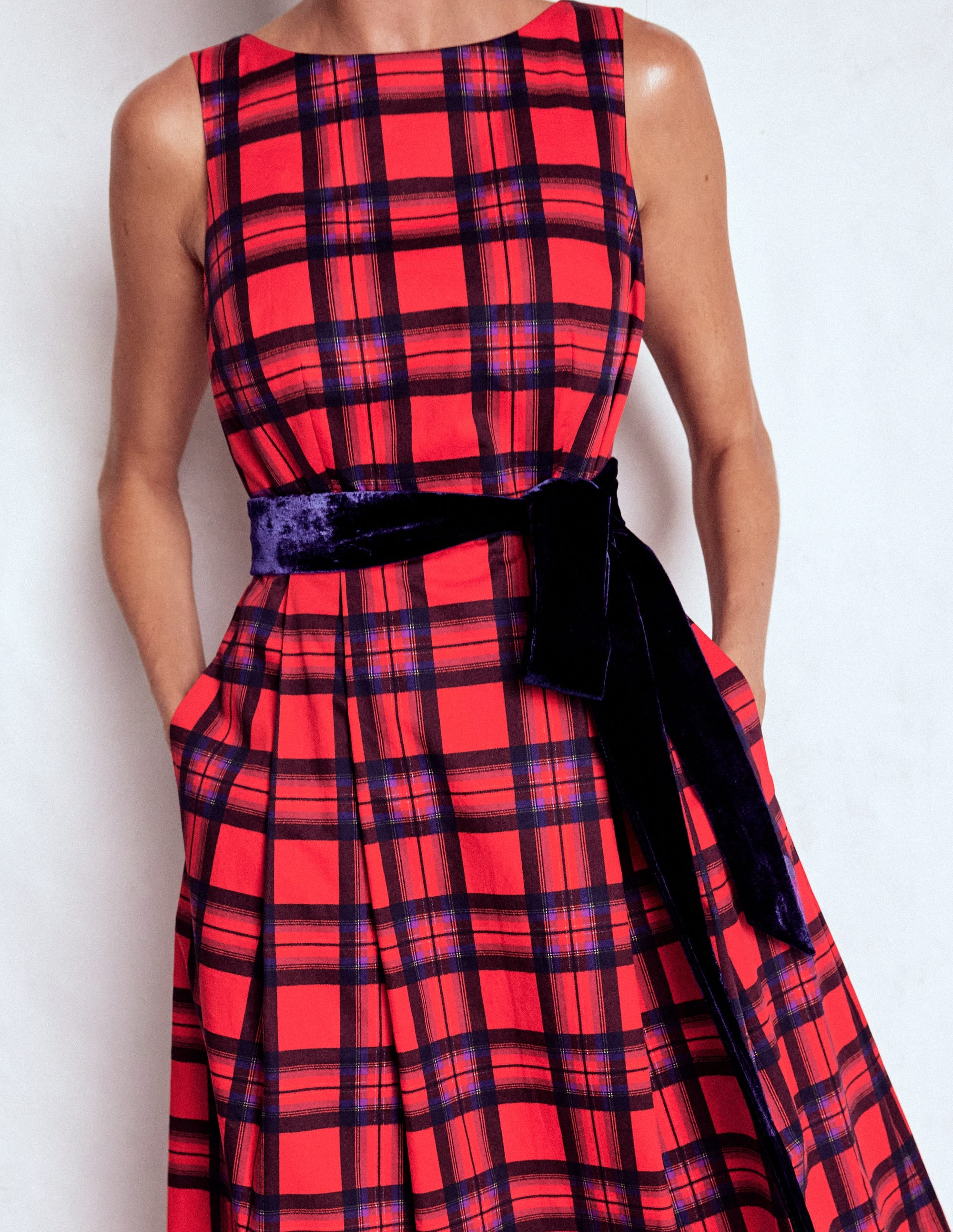 Robe dos échancré à carreaux-Carreaux rouge, bleu marine et violet - Image 2