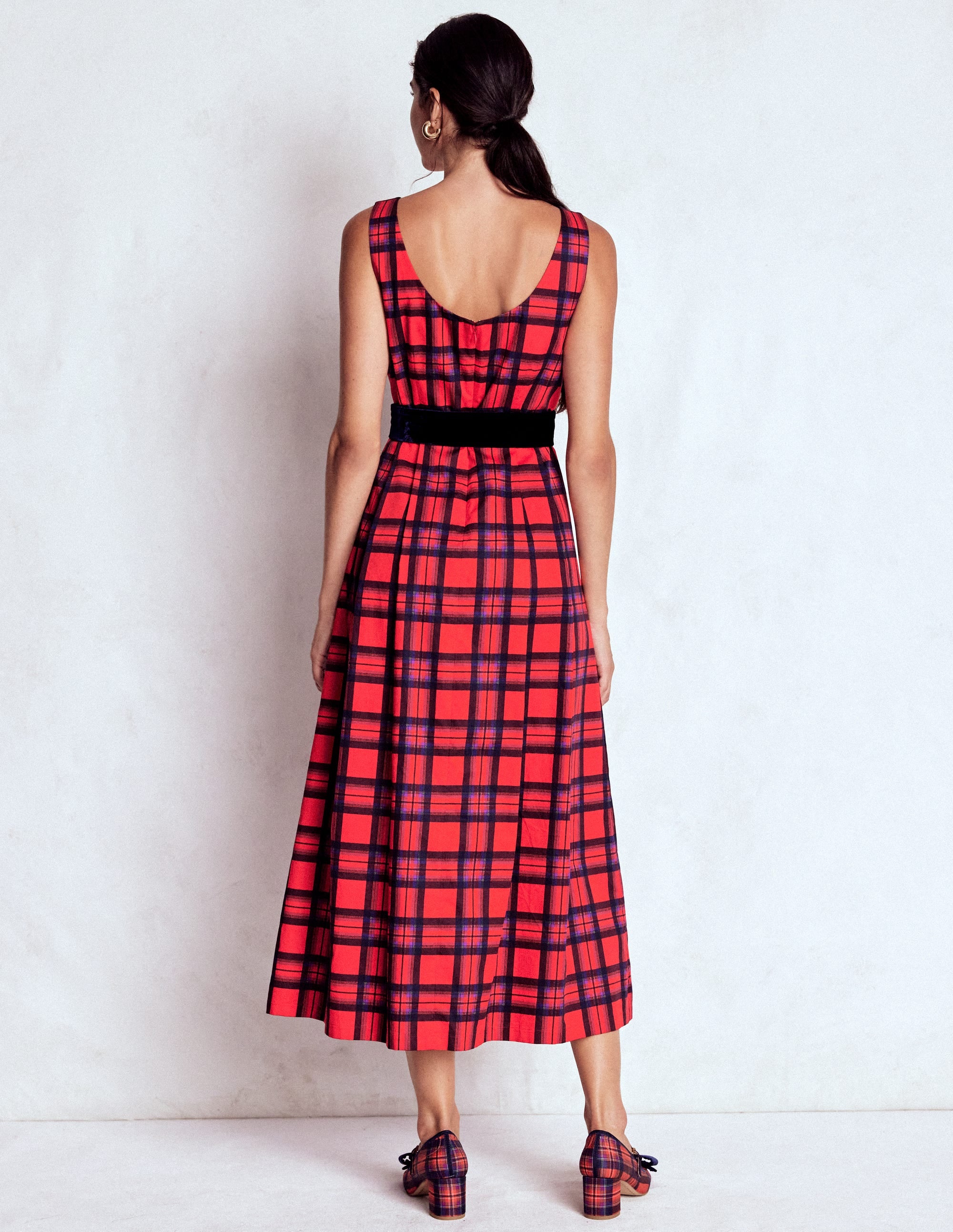 Robe dos échancré à carreaux-Carreaux rouge, bleu marine et violet - Image 3