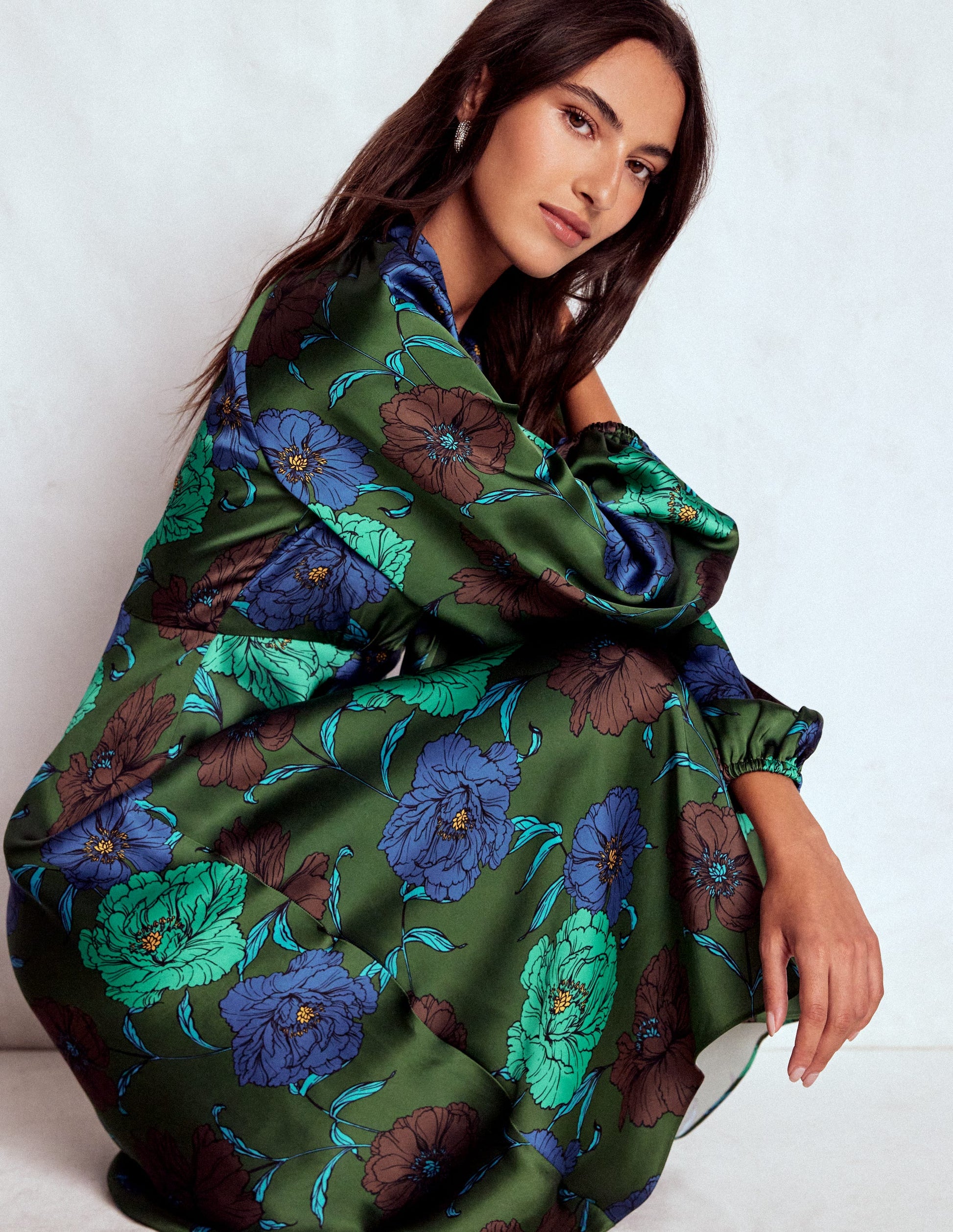 Midi-Satinkleid mit Bindeschleife am Ausschnitt-Tannengrün, Pfingstrose-1