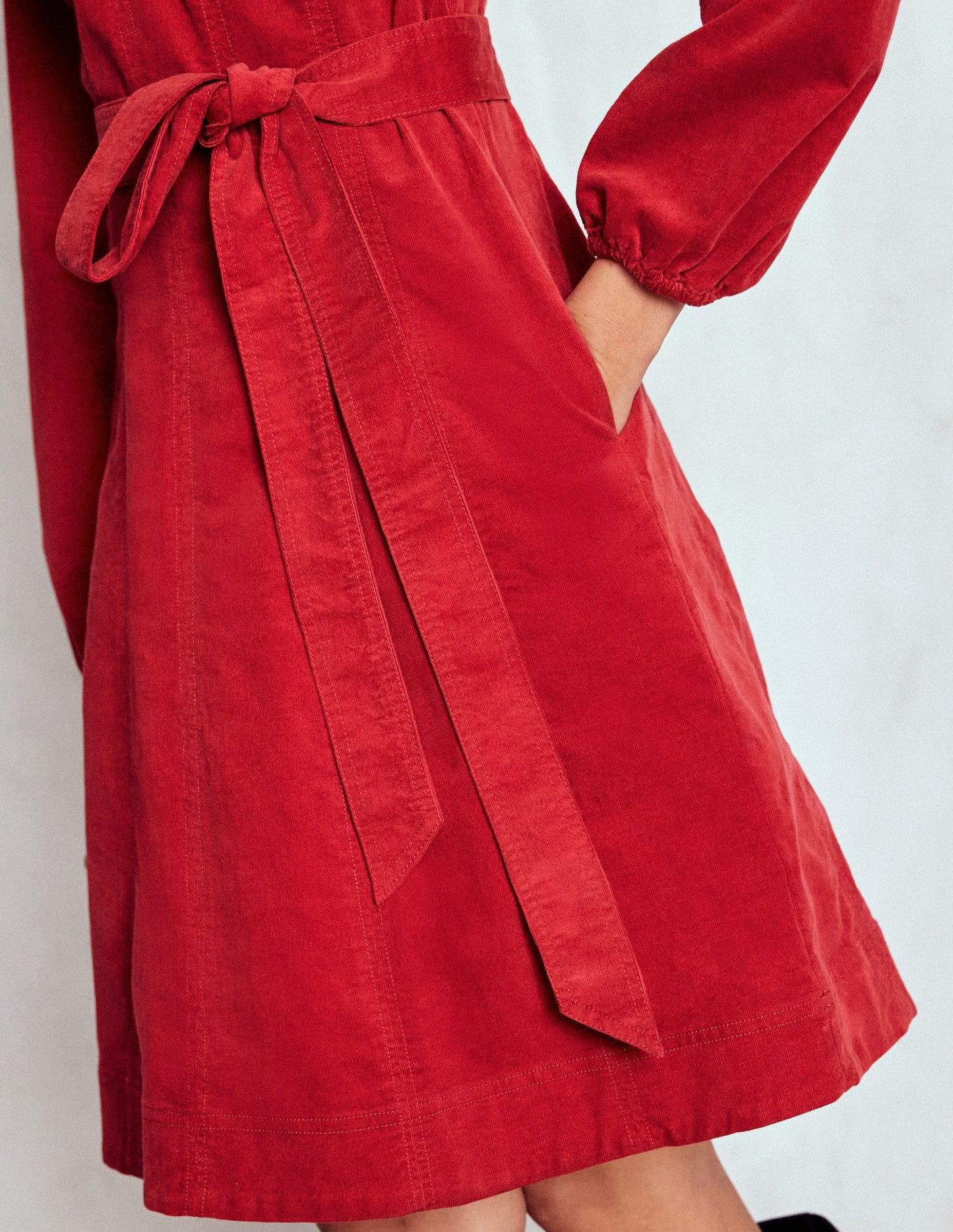 Ros Kurzes Cordkleid mit Einsätzen-Purpurrot