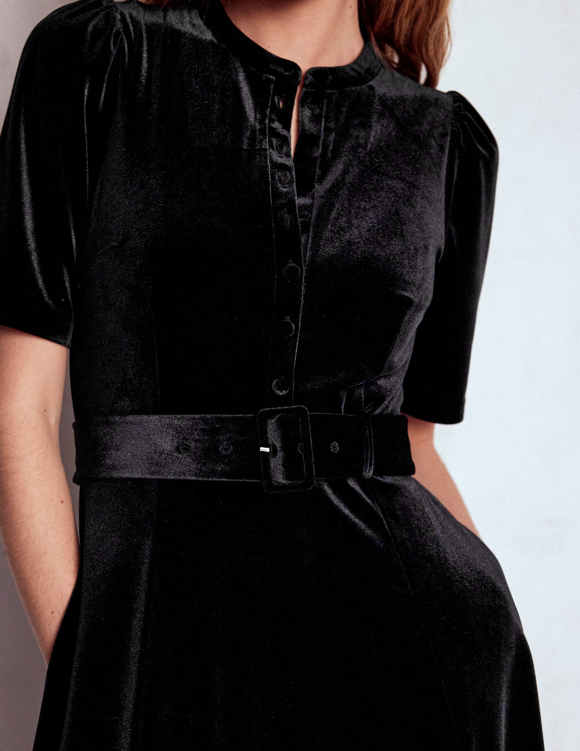 Kate Samt-Hemdblusenkleid-Schwarz - Image 2