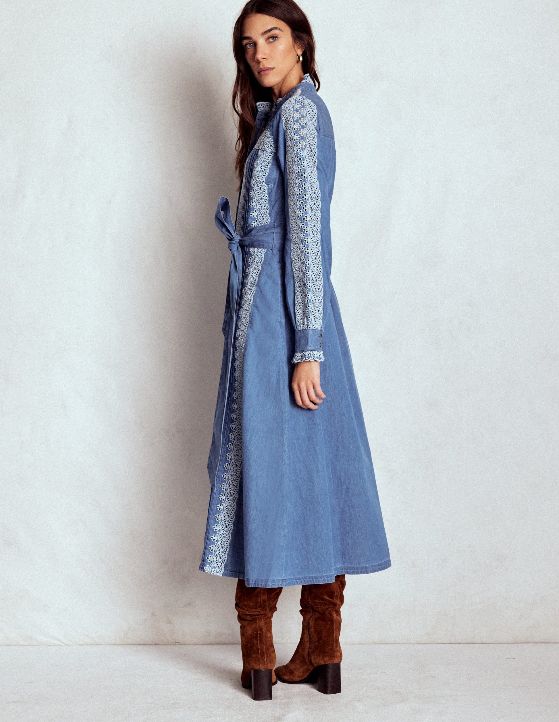 Chambray-Kleid mit gerüschter Knopfleiste-Hellblauer Faux-Uni-4