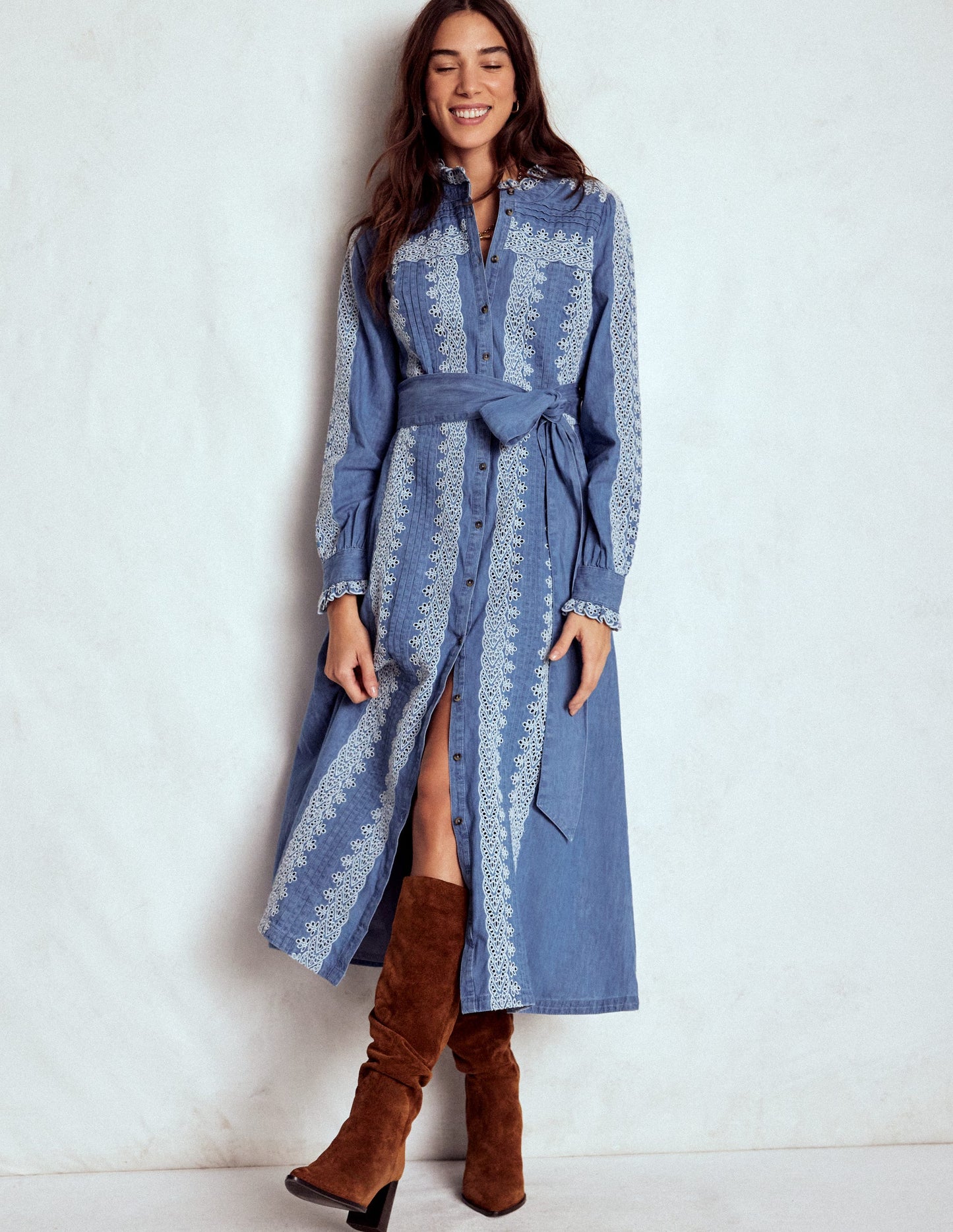 Chambray-Kleid mit gerüschter Knopfleiste-Hellblauer Faux-Uni