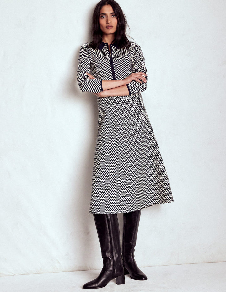 Fiona Chevron-Strickkleid-Zickzackmuster