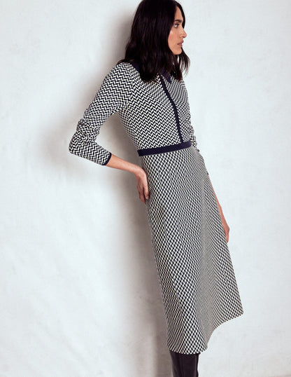Fiona Chevron-Strickkleid-Zickzackmuster-5