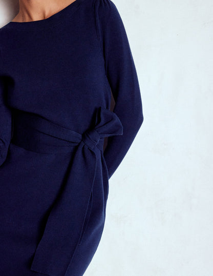 Tiana Strickkleid mit Bindeband vorn-Marineblau-2