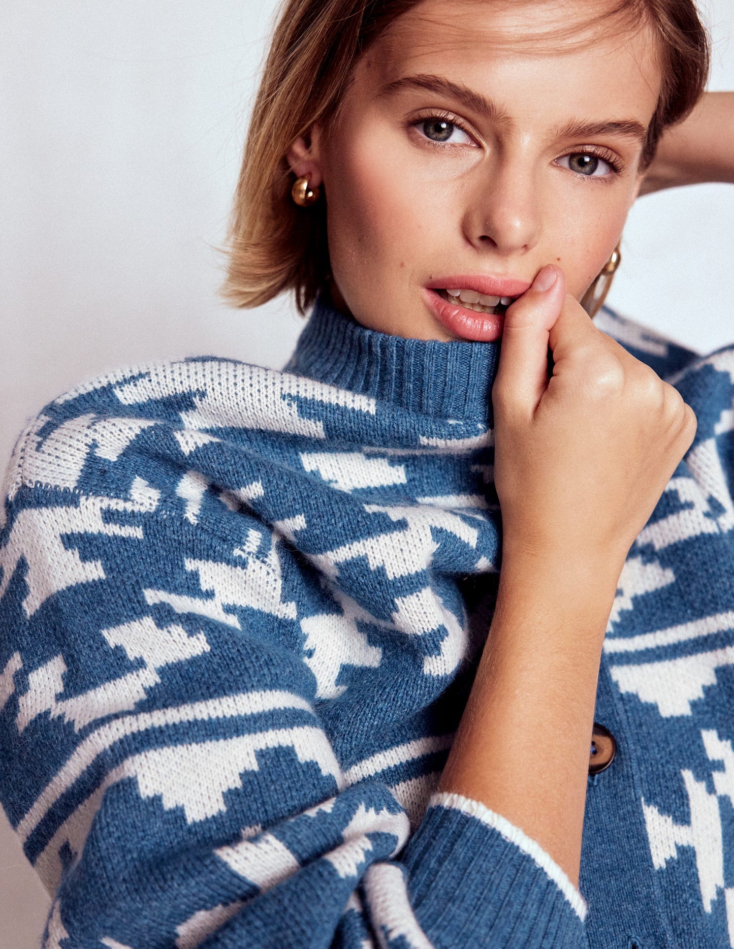 Abi Jacquard-Strickjacke-Denim-Blau Aztekenmuster