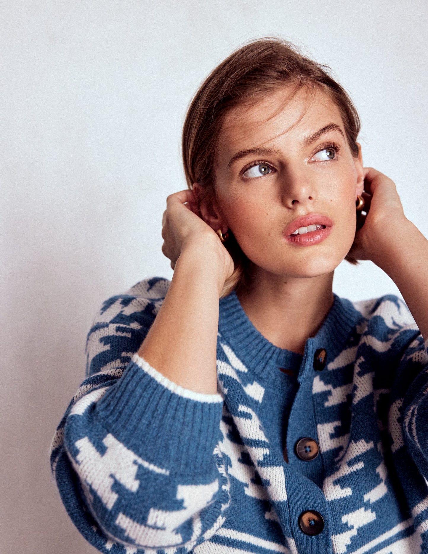 Abi Jacquard-Strickjacke-Denim-Blau Aztekenmuster