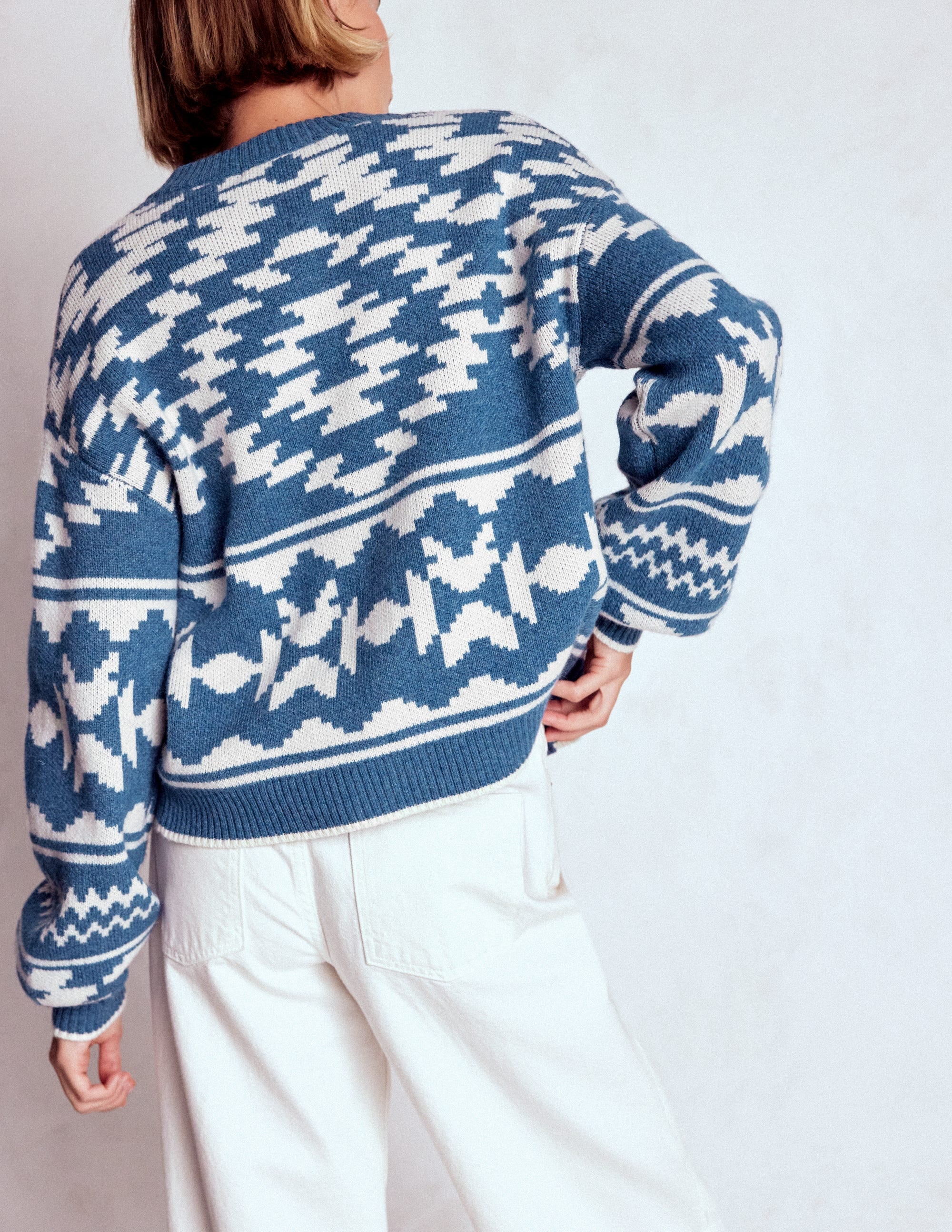 Abi Jacquard-Strickjacke-Denim-Blau Aztekenmuster - Image 3